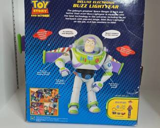 Deluxe Electronic Buzz Lightyear Star Command Action Figure second image
