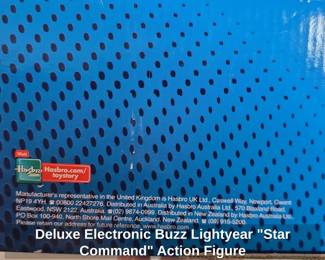 Deluxe Electronic Buzz Lightyear Star Command Action Figure fourth image
