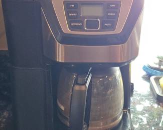 Black Decker Cup Programmable Coffee Maker with Grinder