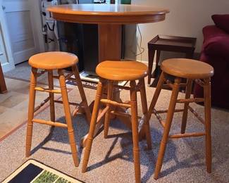 Round Pedestal Pub Table with Stools