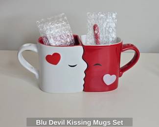 Blu Devil Kissing Mugs Set