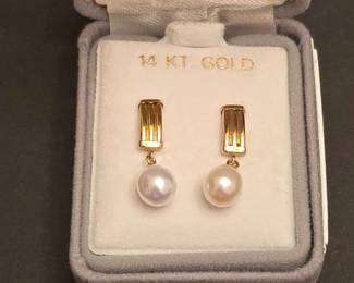 14k Gold Freshwater Cultured Pearl Drop Earrings second image
