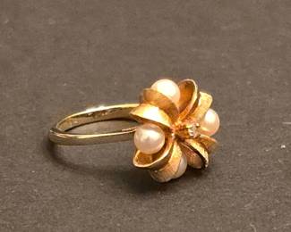 14K Yellow Gold Cultured Pearl and Diamond Flower Ring 