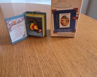Hallmark Keepsake Ornament A Sticky Situation Winnie the Pooh Collectors Series