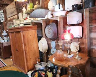 Massive oak table with claw and ball feet