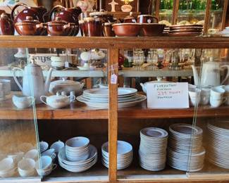 239 Pieces of Florenteen China