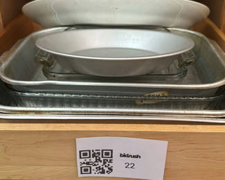 Lot 22: Assorted Serving Platter and Baking Dishes