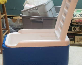 Lot 114: Igloo Wheelie Cool Rolling Cooler