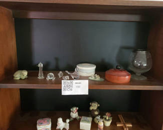 Lot 100: Decorative glass figurines and small keepsakes