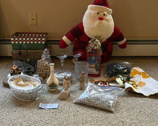 Lot 68: Assorted Christmas Holiday Decor Items
