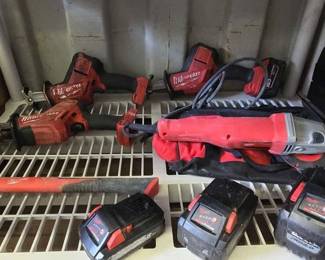 8112 Milwaukee Tool Set