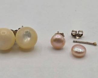 1054 Pearl Earrings