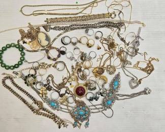 1022 Costume Jewelry