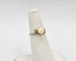 752 14k White Gold Ring with Diamonds Pearl, 2.1g