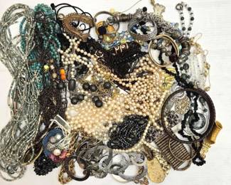 1020  Costume Jewelry