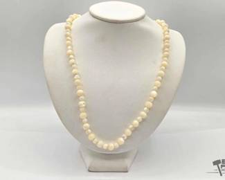 1050  Pearl Necklace