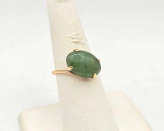 766  14k Gold Ring with Jadeite, 3.1g