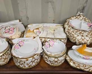 4076  Vintage Noritake Handpainted Japanese Dish Set