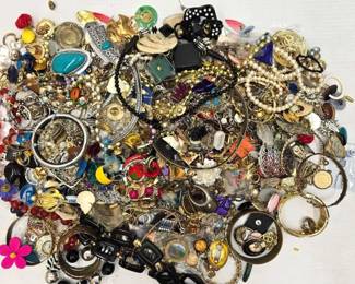 1006  Costume Jewelry