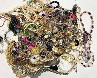 1000 Costume Jewelry