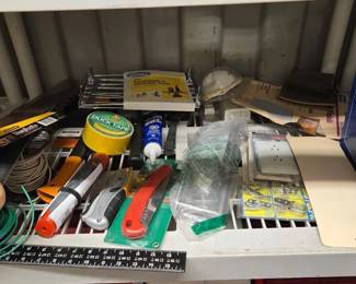 7546  Collection of Household Tools and Equipment