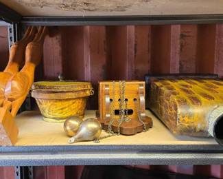 6020  Decorative Containers, Clock and Wooden Sculpture