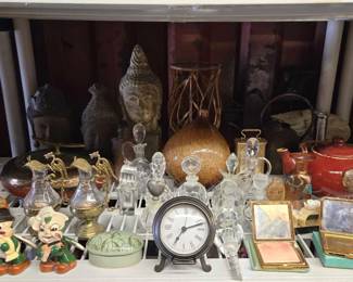 6048  Home Decorations and Makeup Mirrors