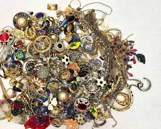 1010  Costume Jewelry