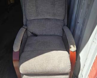 4524  Jiaxing Assisted Lift Chair