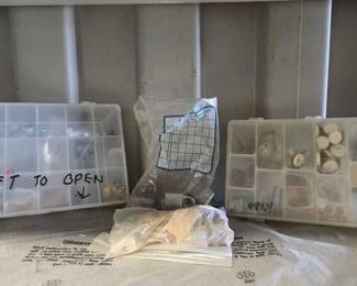 8162 Locks and Screws