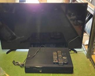 6022 Samsung DVDVCR and Samsung Flatscreen TV