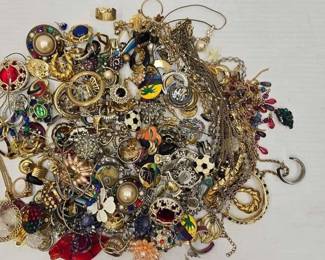 1010 Costume Jewelry