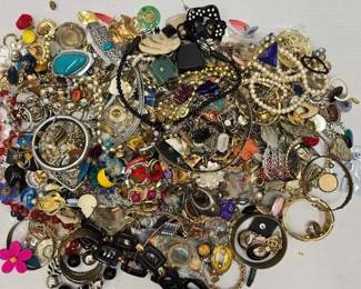 1006 Costume Jewelry