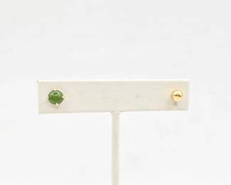 764  14k Gold Earrings, 0.7g