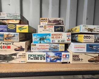 8182  Model AirPlanes and Tanks