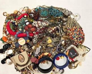 1014  Costume Jewelry