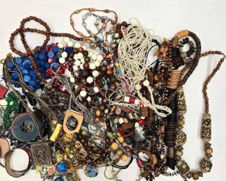 1016  Costume Jewelry