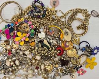 1008 Costume Jewelry