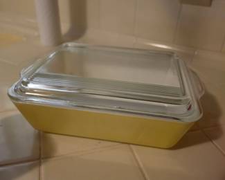Yellow Pyrex refrigerator dish 503-B