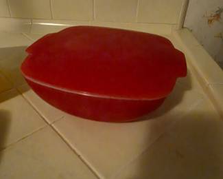 Pyrex Red Square Hostess Casserole Dish with lid