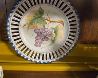 VINTAGE MCM RETICULATED EDGE FRUIT PLATE