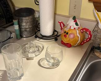 More miscellaneous kitchen