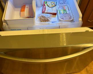 Bottom pullout of refrigerator freezer