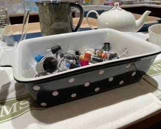 Black & White Polka Dot Handled Baking Pan