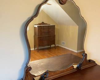 Antique Dresser W/ 3 Drawers & Mirror