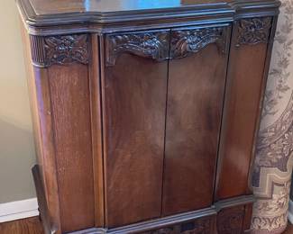 Antique Cabinet W/ 2 Doors