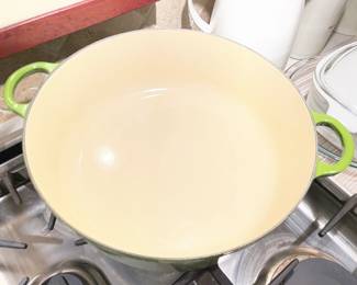 BEAUTIFUL Green LeCreuset Dutch Oven (LIKE NEW!)