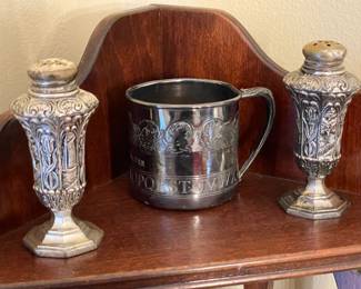 Salt & Pepper Shaker Set