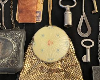 Antique Mesh Pocketbook