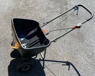 Scotts Pro EdgeGuard Spreader